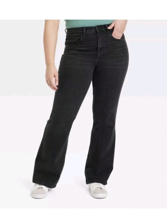 Universal Thread Denim - Universal Thread Women's  High-Rise Flare Jean Fitted Hip and Thigh Comfort Stre